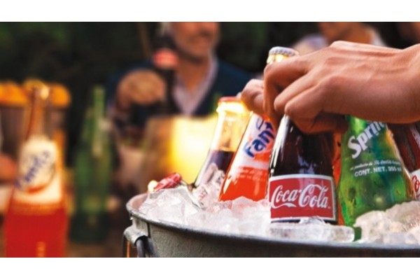 喝碳酸饮料，小心会长皱纹